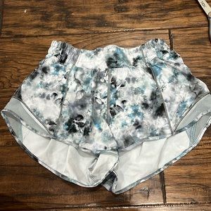 Watercolor Lululemon Hotty Hot Short 2.5